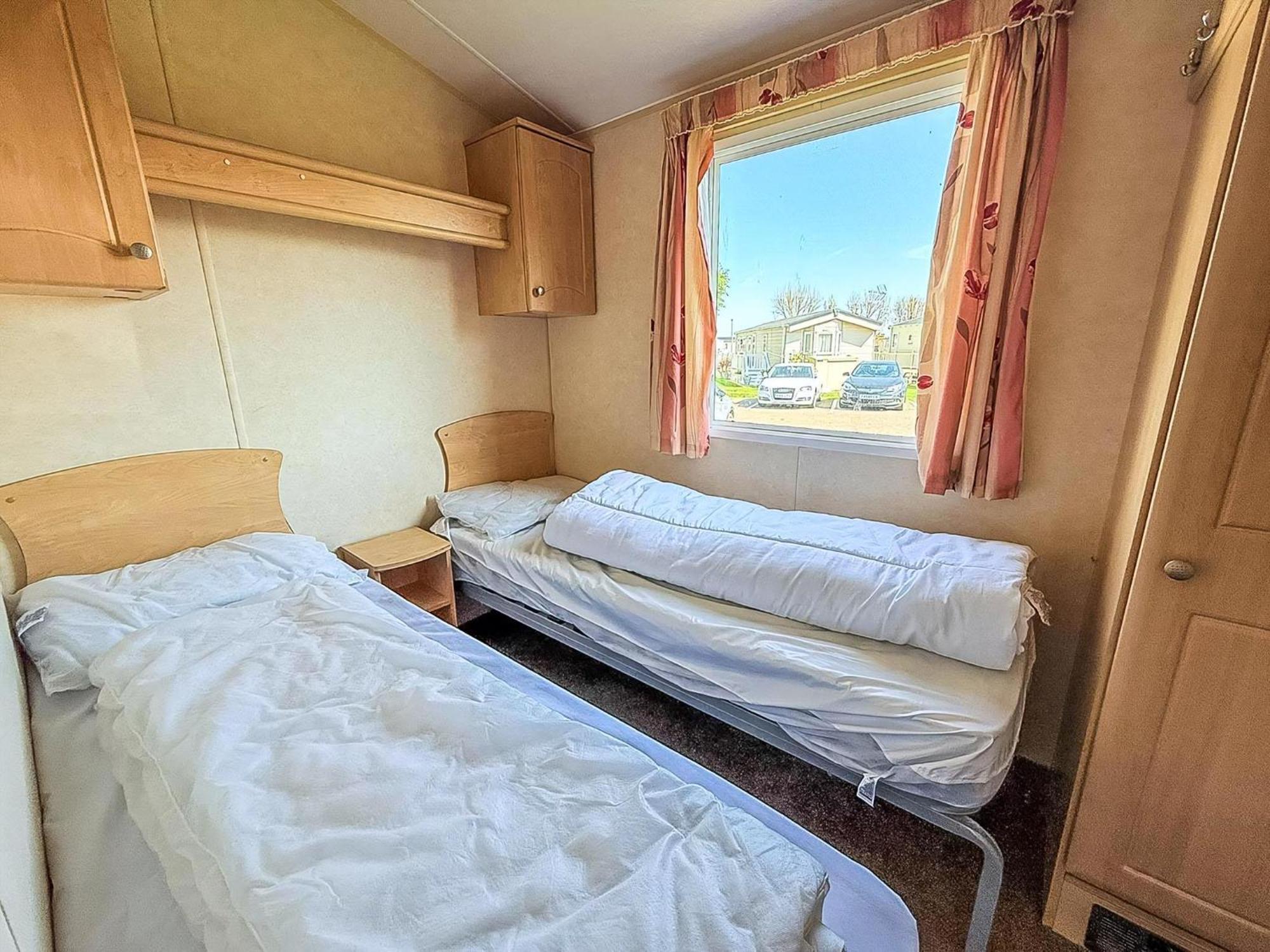 קלקטון און סי Superb Caravan At Seawick Holiday Park, Sleeps 8 Ref 27202Sw מראה חיצוני תמונה