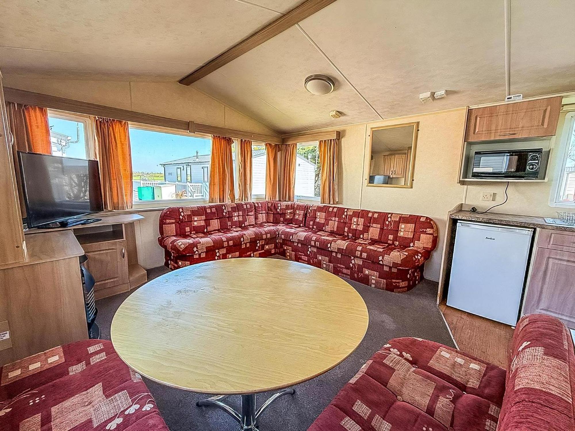 קלקטון און סי Superb Caravan At Seawick Holiday Park, Sleeps 8 Ref 27202Sw מראה חיצוני תמונה