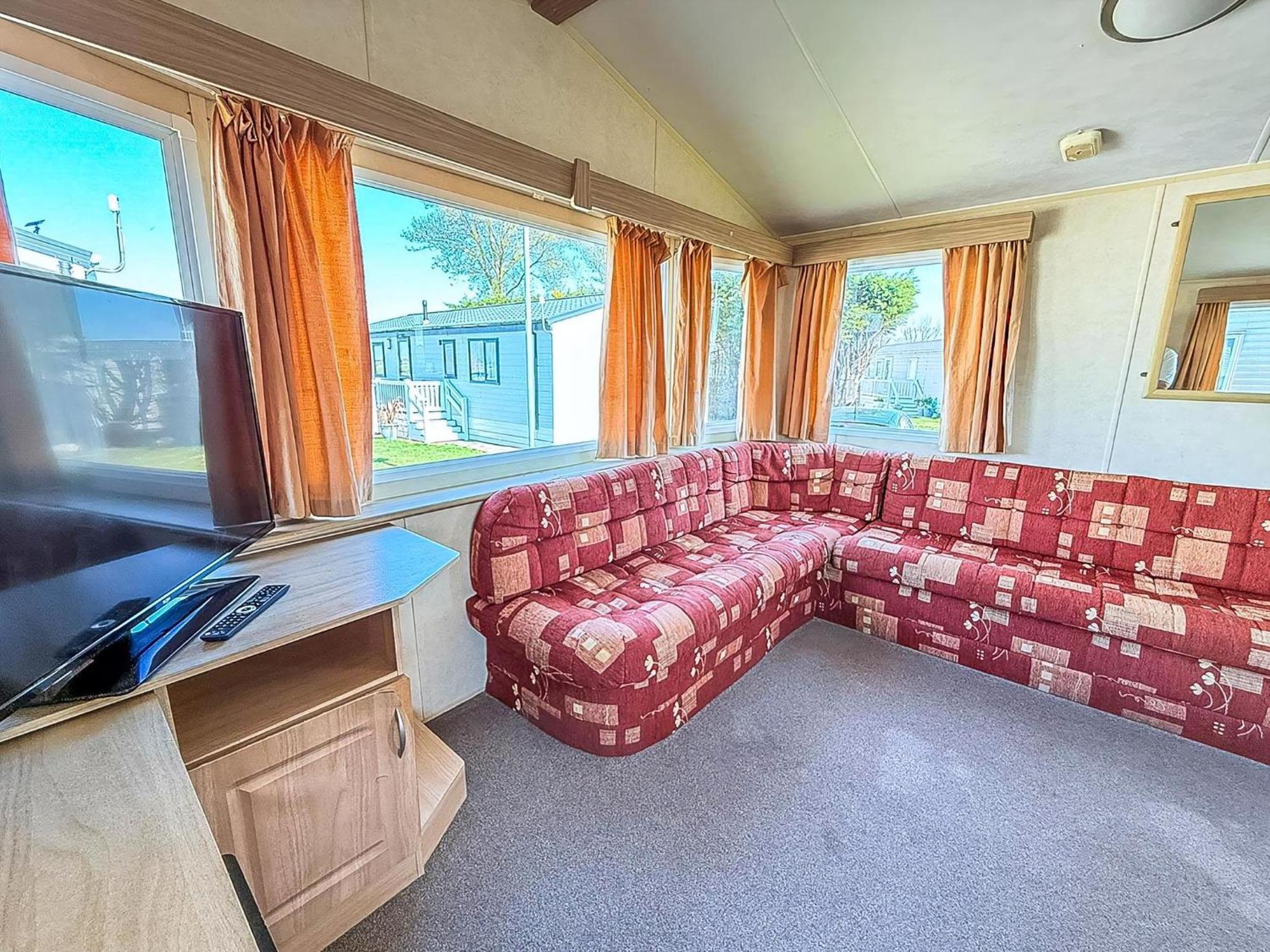 קלקטון און סי Superb Caravan At Seawick Holiday Park, Sleeps 8 Ref 27202Sw מראה חיצוני תמונה